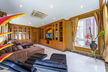 luxury 6 bed mansion cas