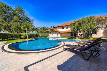 luxury 6 bed mansion cas