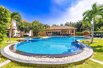 luxury 6 bed mansion cas