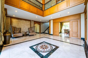 luxury 6 bed mansion cas