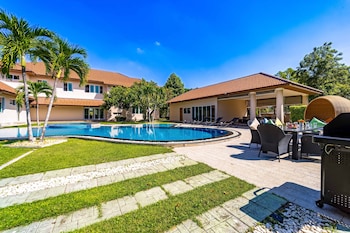 luxury 6 bed mansion cas
