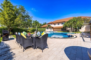 luxury 6 bed mansion cas