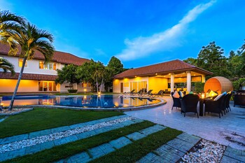 luxury 6 bed mansion cas