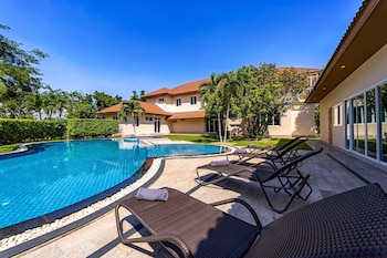 luxury 6 bed mansion cas