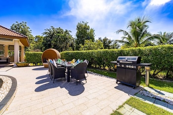 luxury 6 bed mansion cas
