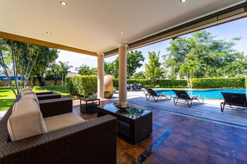 luxury 6 bed mansion cas