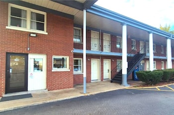 Elite Inn & Suites,,3 star