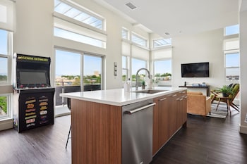 skyline penthouse espadin lohi