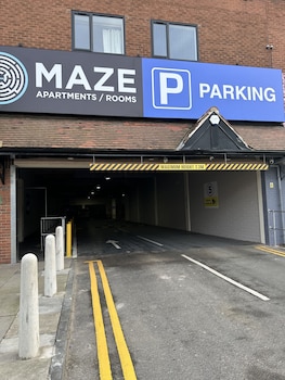 Maze Apartments And Rooms,,3 star