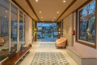 excel hotels and resorts corbett