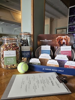 Dog And Partridge Inn,,3 star