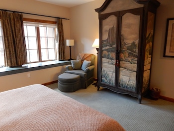 Modern King Room In Heart Of Mt. Crested Butte Hotel Room By Redawning,620 Gothic Road,3 star