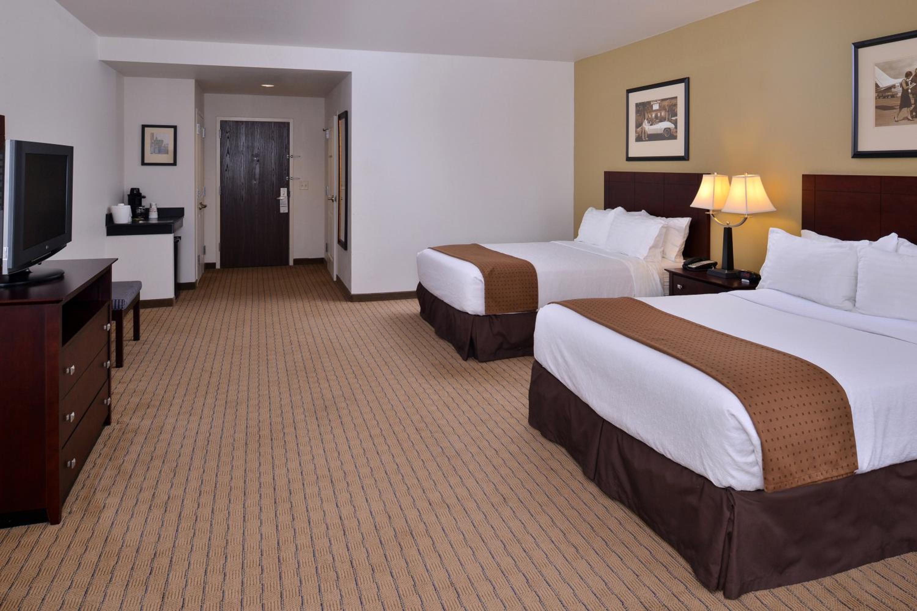 holiday inn madison at the american center by ihg
