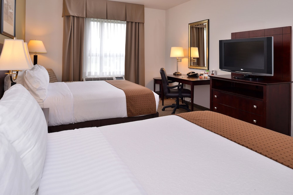 holiday inn madison at the american center by ihg