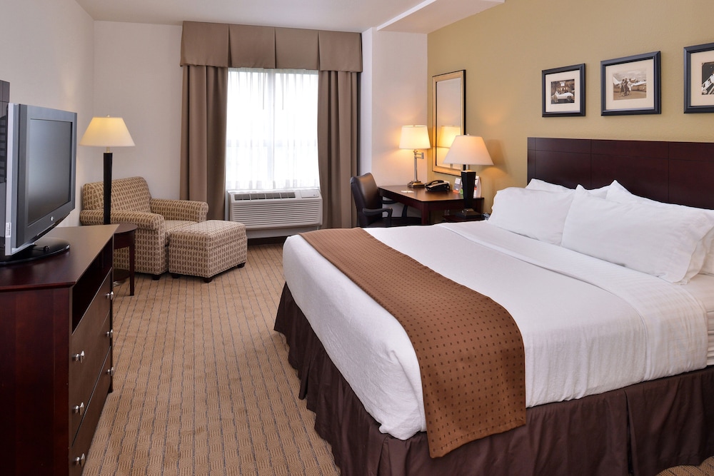 holiday inn madison at the american center by ihg