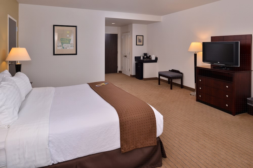 holiday inn madison at the american center by ihg