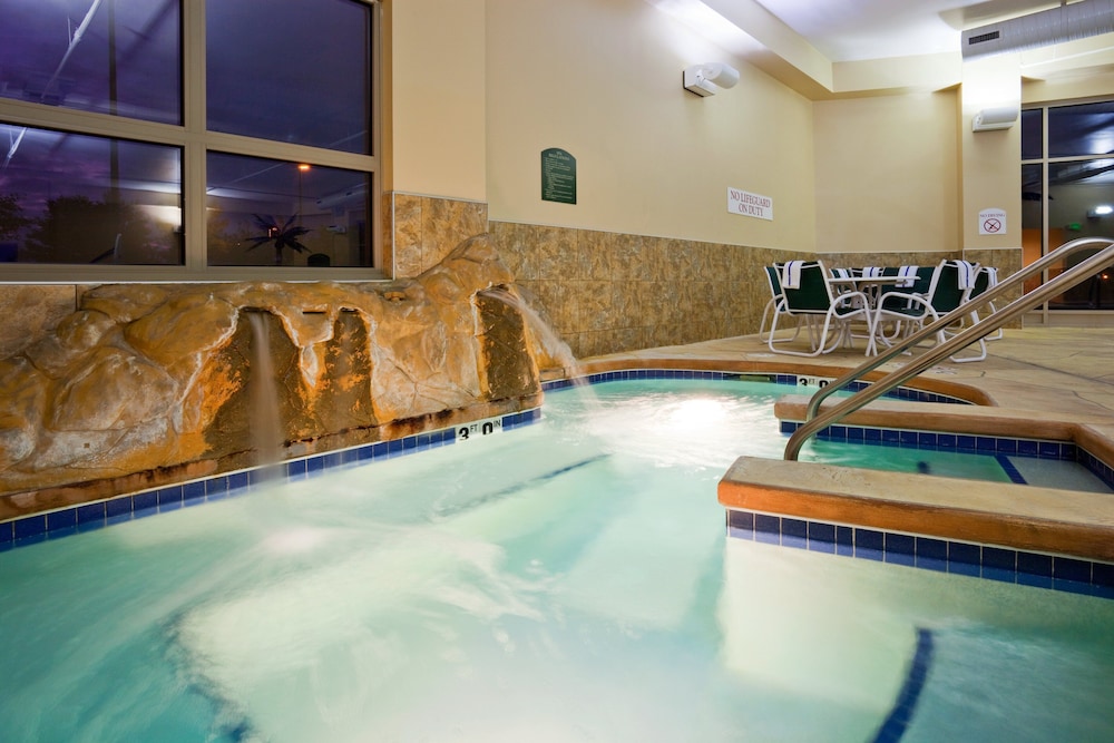 holiday inn madison at the american center by ihg