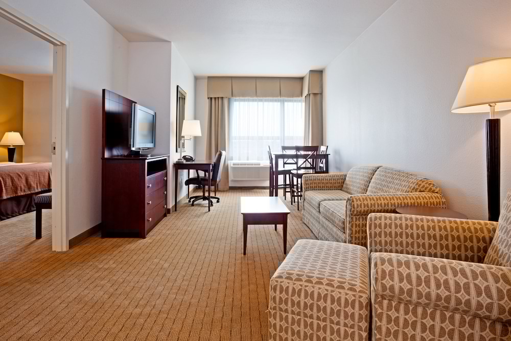 holiday inn madison at the american center by ihg