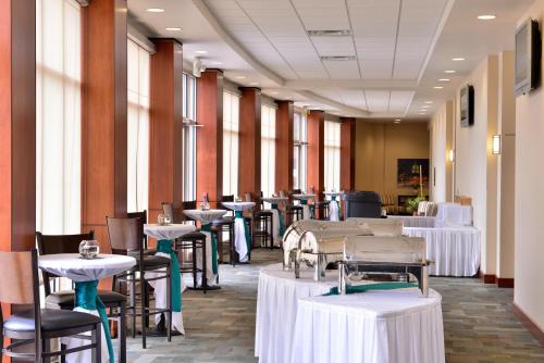 holiday inn madison at the american center by ihg