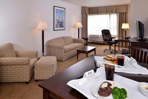 holiday inn madison at the american center by ihg