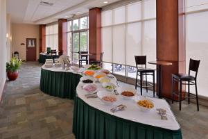 holiday inn madison at the american center by ihg