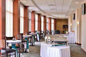 holiday inn madison at the american center by ihg