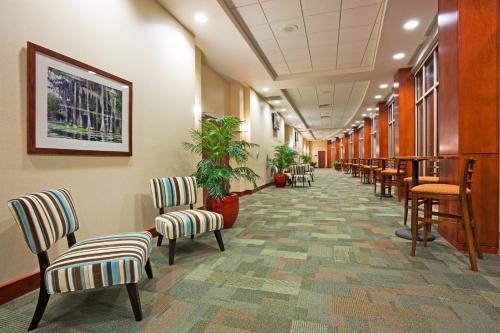holiday inn madison at the american center by ihg