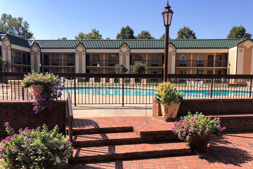 quality inn morganton