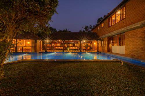 ama stays and trails lily pad kumarakom
