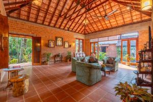 ama stays and trails lily pad kumarakom