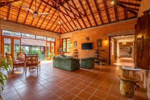 ama stays and trails lily pad kumarakom