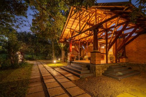 ama stays and trails lily pad kumarakom