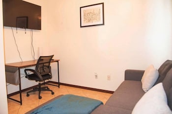 3Bd 2Bt Town Suite Minutes Away Medical Center,,2 star