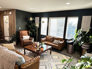 Central Tacoma Homestay -Private Room-,1511 S Washington St,5 star