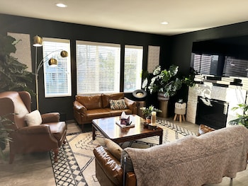 Central Tacoma Homestay -Private Room-,1511 S Washington St,5 star