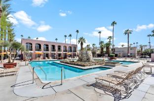 palm desert suites