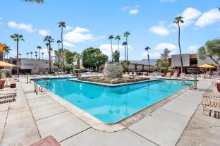 palm desert suites