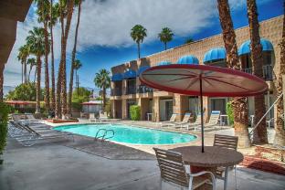 palm desert suites