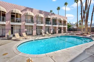 palm desert suites