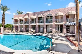 palm desert suites