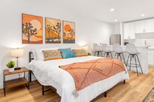 palm desert suites