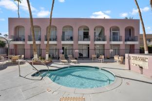 palm desert suites