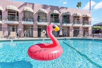 palm desert suites