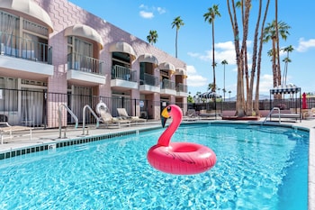 palm desert suites
