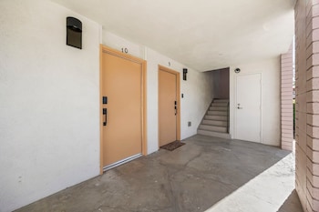 palm desert suites