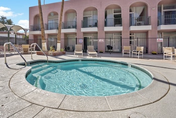 palm desert suites