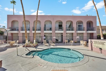 palm desert suites