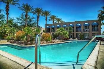 palm desert suites