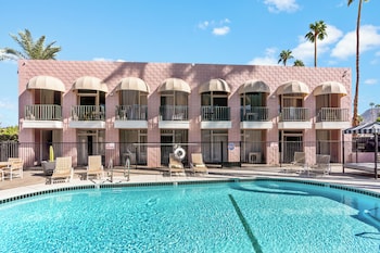 palm desert suites