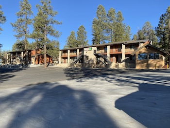 motel in the pines